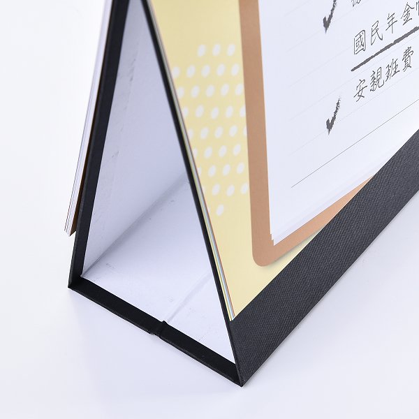 客製化三角桌曆