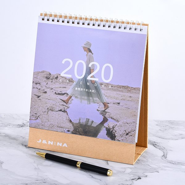 客製化三角桌曆