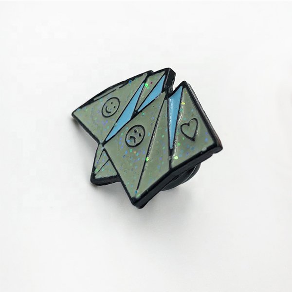 黑色金屬軟琺瑯造型胸針