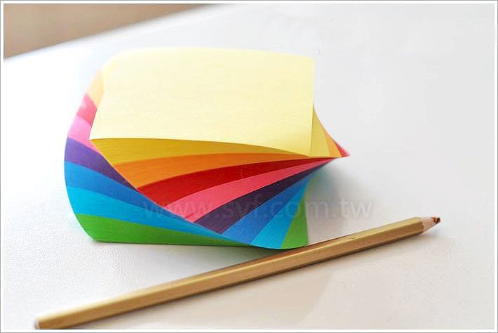 彩虹旋轉便條紙磚