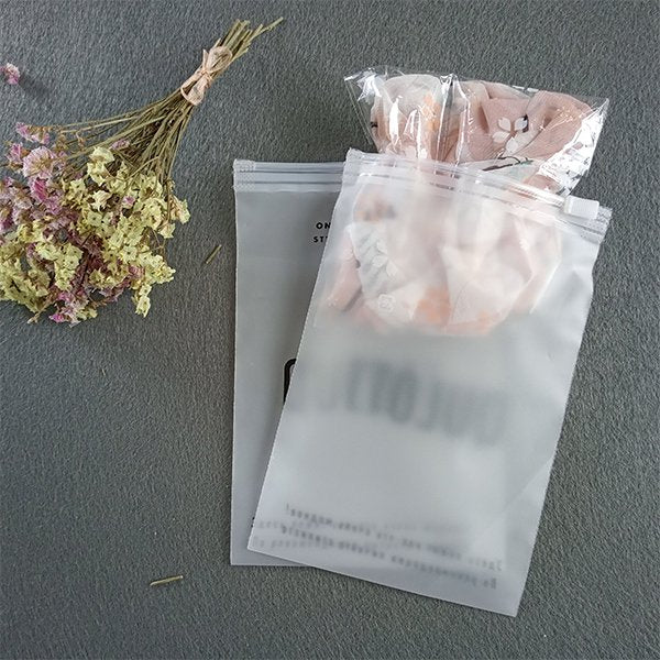 PVC磨砂夾鏈袋-24x35cm