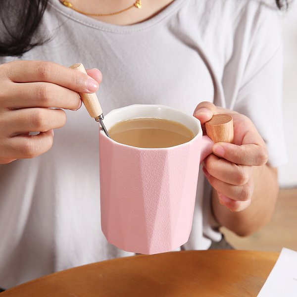 380ml粉嫩木把陶瓷馬克杯