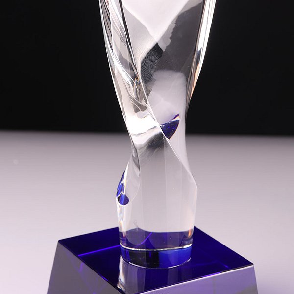 設計感0.95kg螺旋圓形水晶獎盃