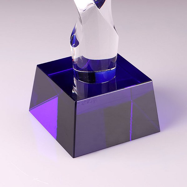 設計感0.95kg螺旋圓形水晶獎盃