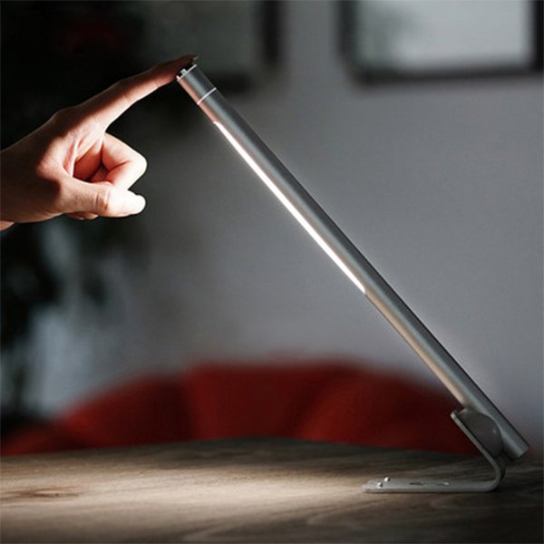 磁性底座USB充電LED鋁製檯燈