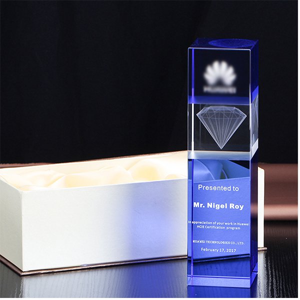 3D雕刻藍色水晶獎杯