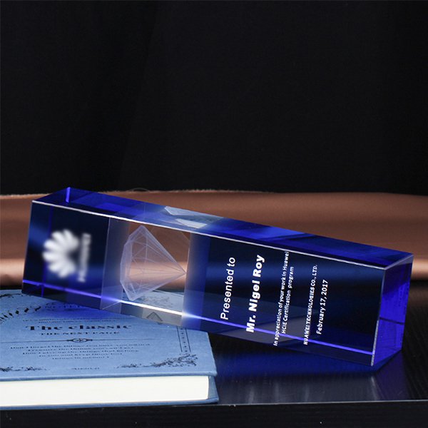 3D雕刻藍色水晶獎杯