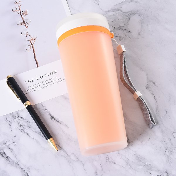 霧面塑膠附提繩隨身水杯