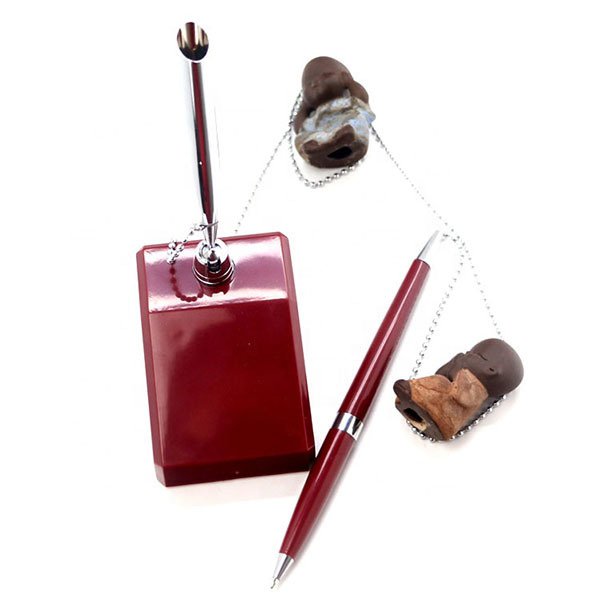 紅色梯形底座珠鍊塑膠櫃檯筆