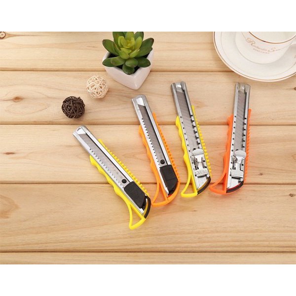 簡約鋒利多色美工刀