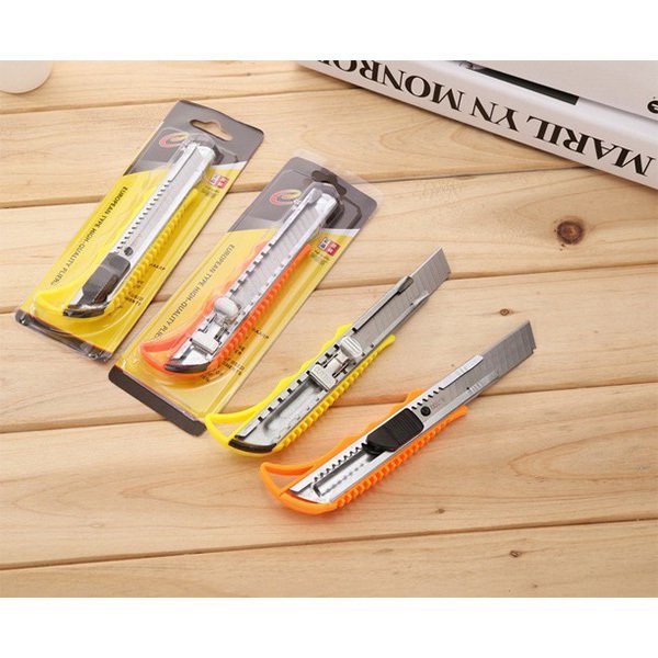 簡約鋒利多色美工刀