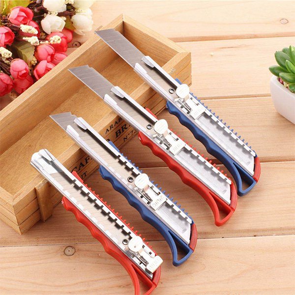 簡約鋒利多色美工刀