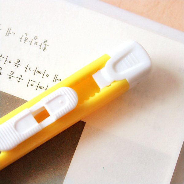 基本款圓邊便攜式美工刀