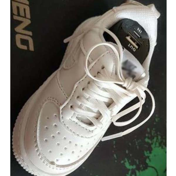 球鞋造型行動電源