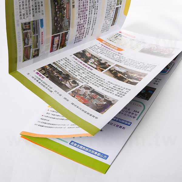 150P銅版招生簡介-12x26cm彈簧4摺雙面彩色-學校招生簡介校刊製作-小港國中