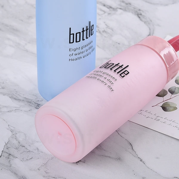 520ml運動水杯-旋蓋式塑料水瓶-附矽膠提繩