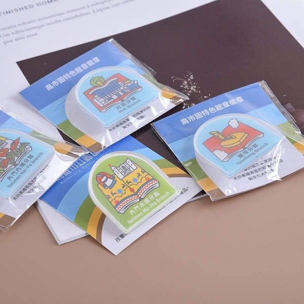 背卡壓克力胸章