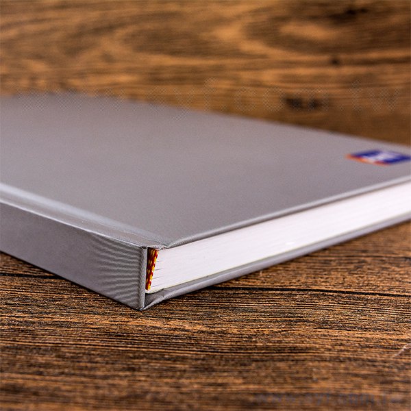 25K精裝筆記本-封面霧膜局部光裱厚版記事本-可客製化內頁及印LOGO
