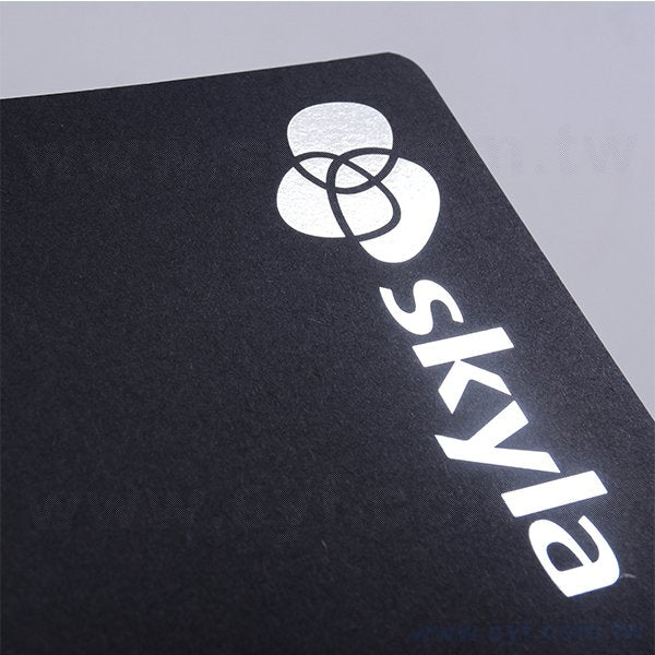 封面黑卡紙燙銀